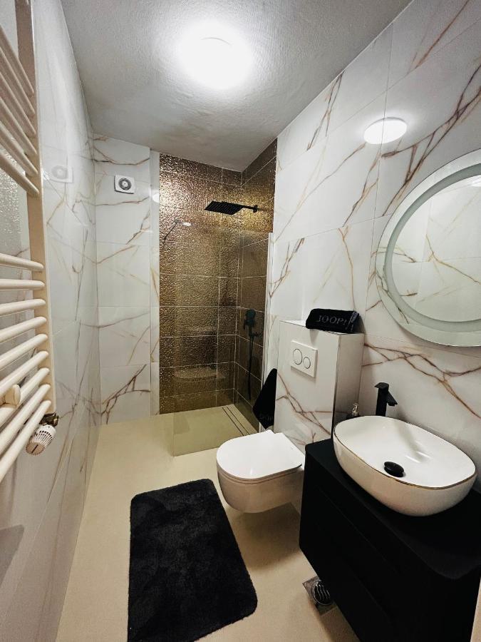 Apartmani Stanic Seget Vranjica Exterior photo